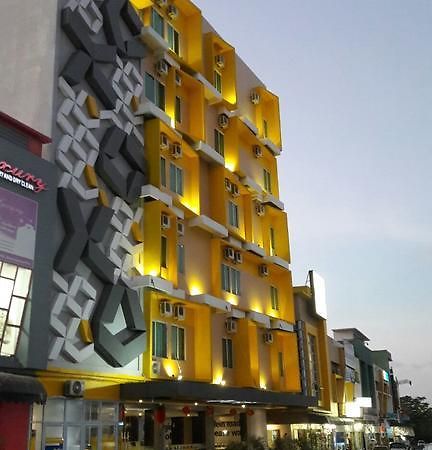 Kaliban Hotel Batam Екстериор снимка