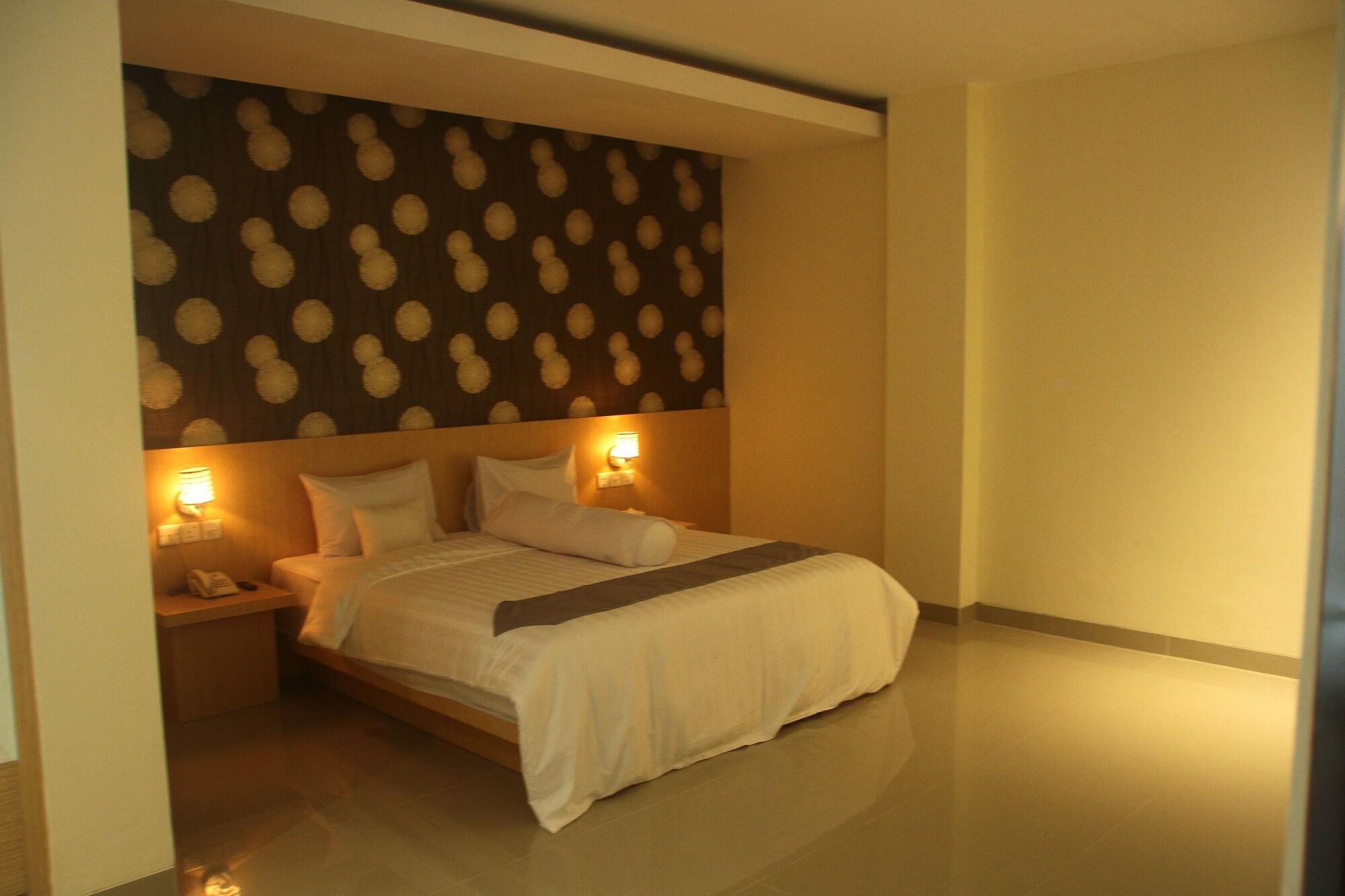 Kaliban Hotel Batam Екстериор снимка