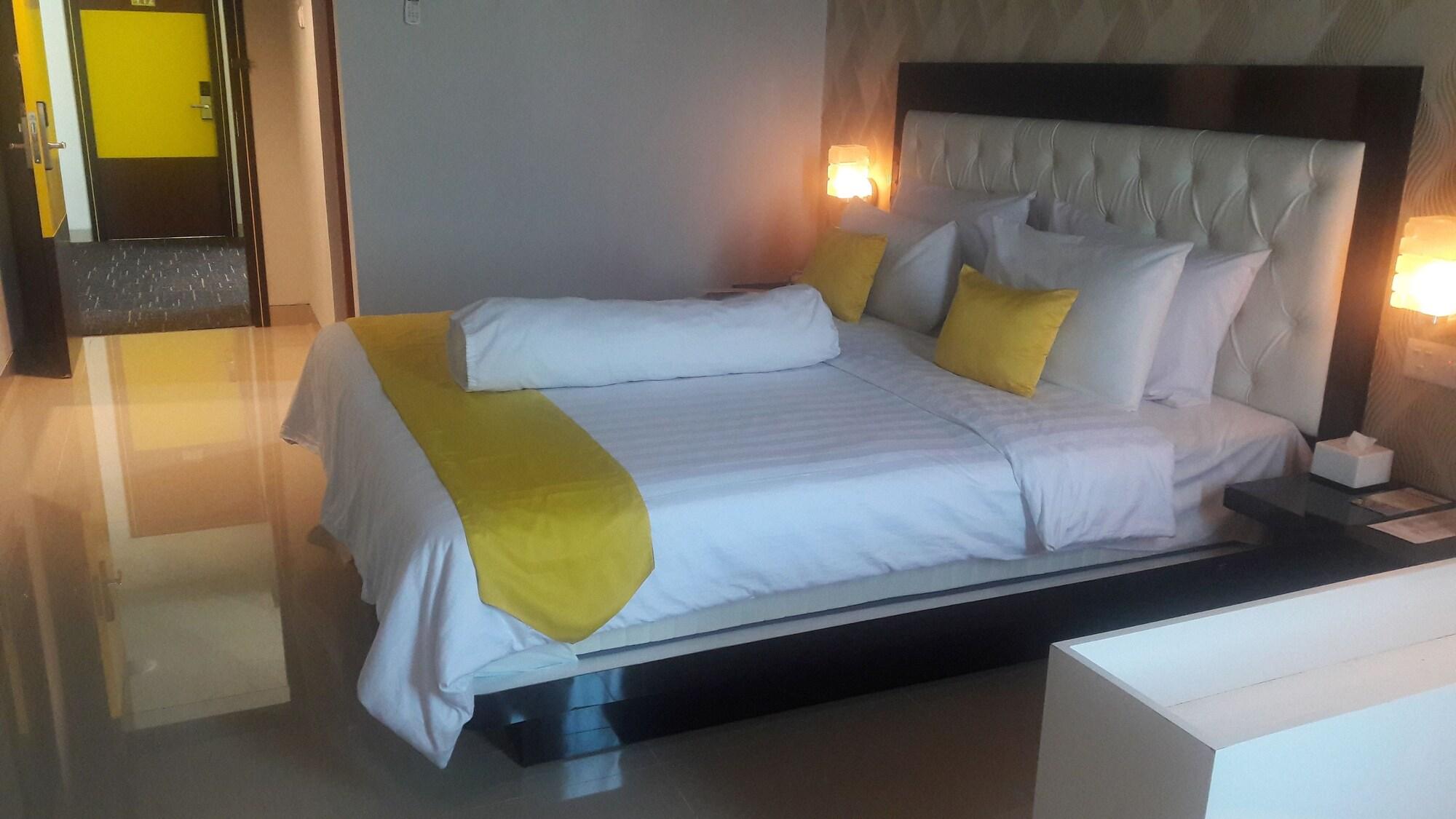 Kaliban Hotel Batam Екстериор снимка