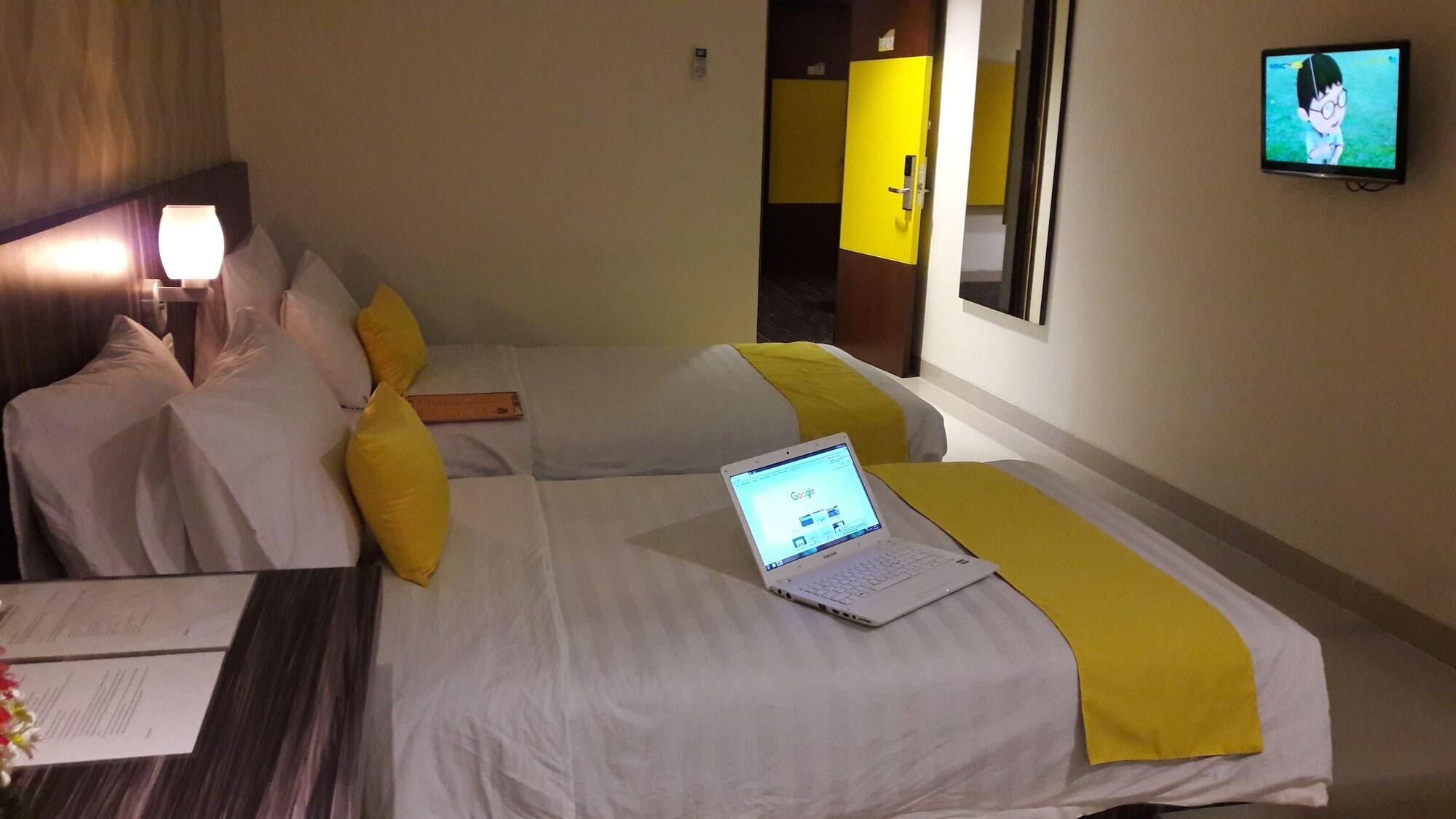 Kaliban Hotel Batam Екстериор снимка
