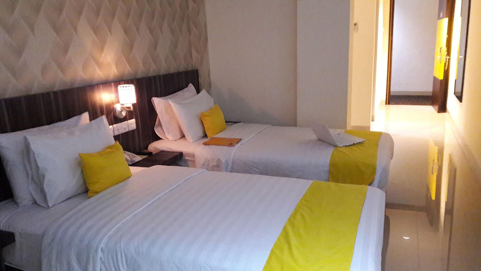 Kaliban Hotel Batam Екстериор снимка