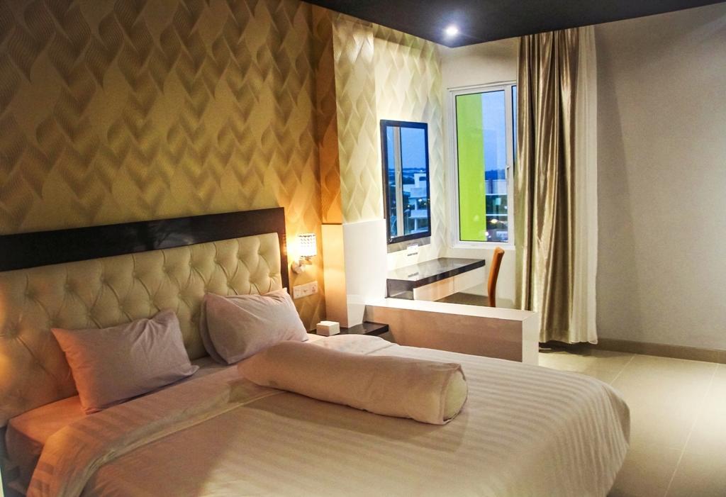 Kaliban Hotel Batam Екстериор снимка