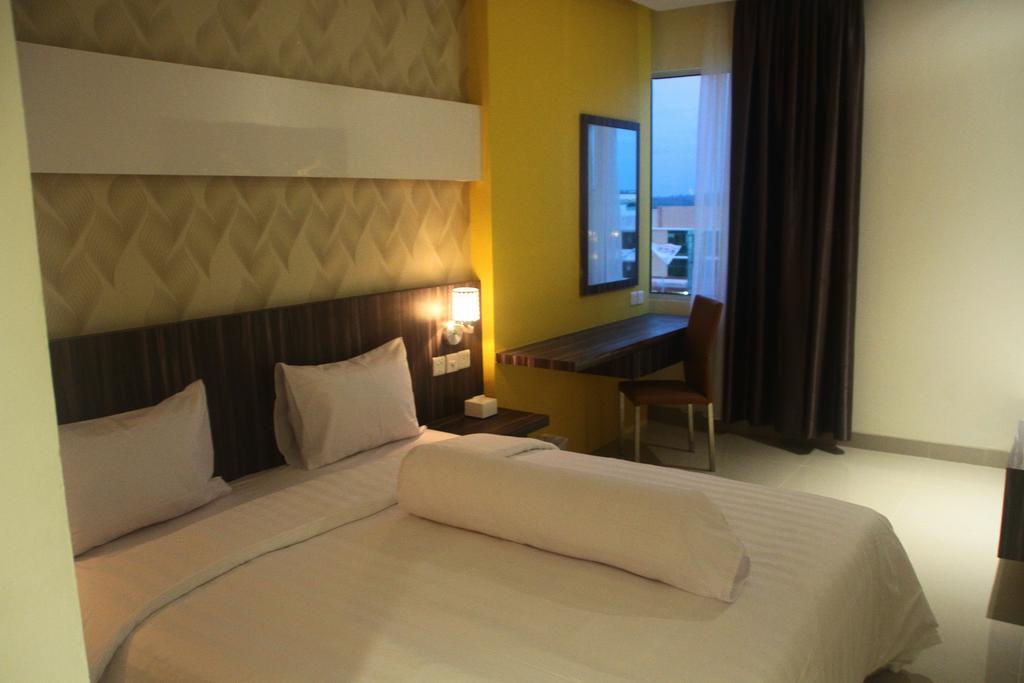 Kaliban Hotel Batam Екстериор снимка