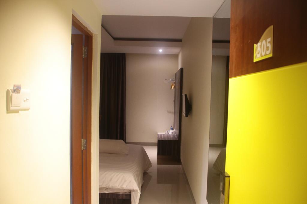Kaliban Hotel Batam Екстериор снимка