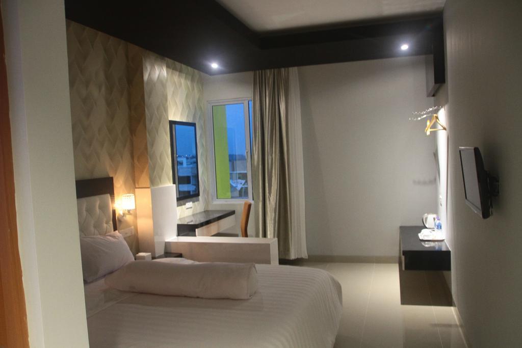 Kaliban Hotel Batam Екстериор снимка